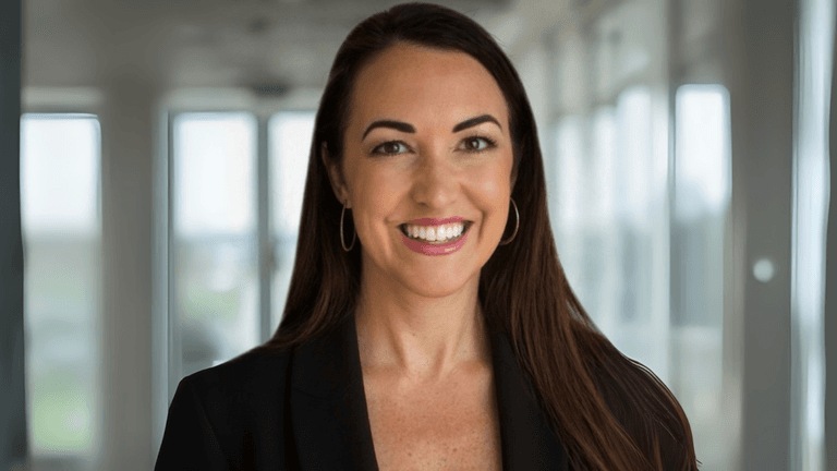 Heidi DeCoux, founder of Cashflowy.ai, empowering solopreneurs with AI-driven financial clarity for streamlined business management and work-life balance.