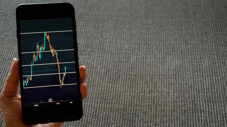 U.S. Markets Navigate Volatility as Investors Brace for Key Economic Data