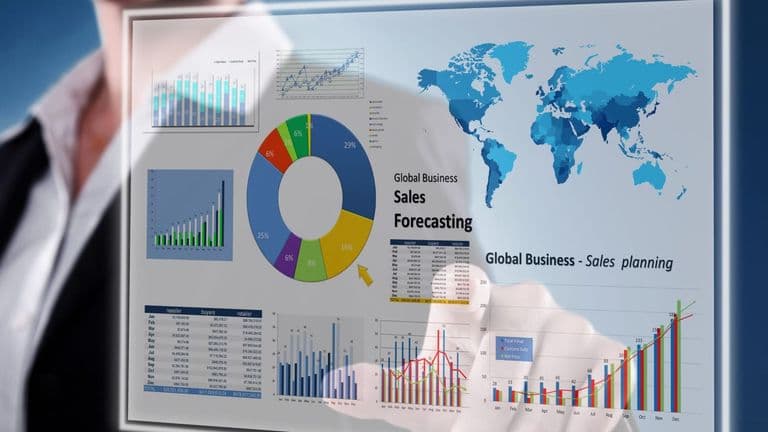 The Rise of AI Leadership in 2025: CEOs Navigating the Tech Frontier