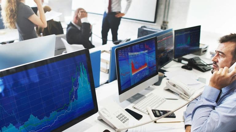 U.S. Stocks Surge Despite Moody’s Debt Downgrade as Tech Sector Leads Rally