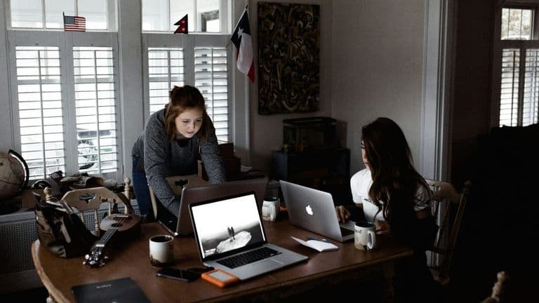US Small Businesses Embrace Remote Work Tools for Growth in 2025