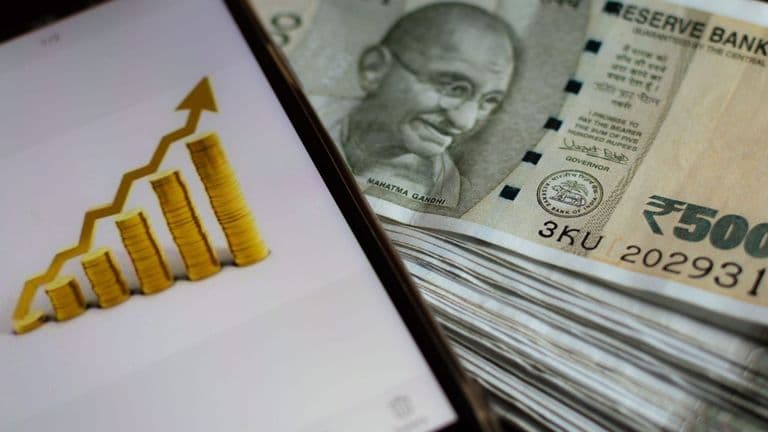 Global Stock Markets Rise Amid Oil Price Volatility and Fed Rate Decision