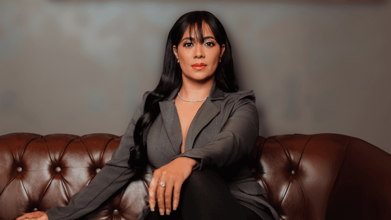 Rise and Glow: How Selenny Espinal’s Book The Struggles That Shaped Me Inspires Transformation