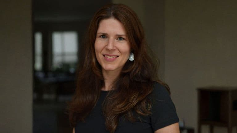 Ellen Duffy-Lueb, award-winning leadership strategist, empowers women leaders to prevent burnout and achieve sustainable success through energy management.