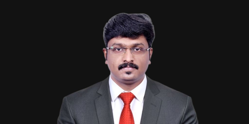 Paulson Geo Philip, an experienced project manager with over 13 years in construction, specializing in tech-driven strategies.