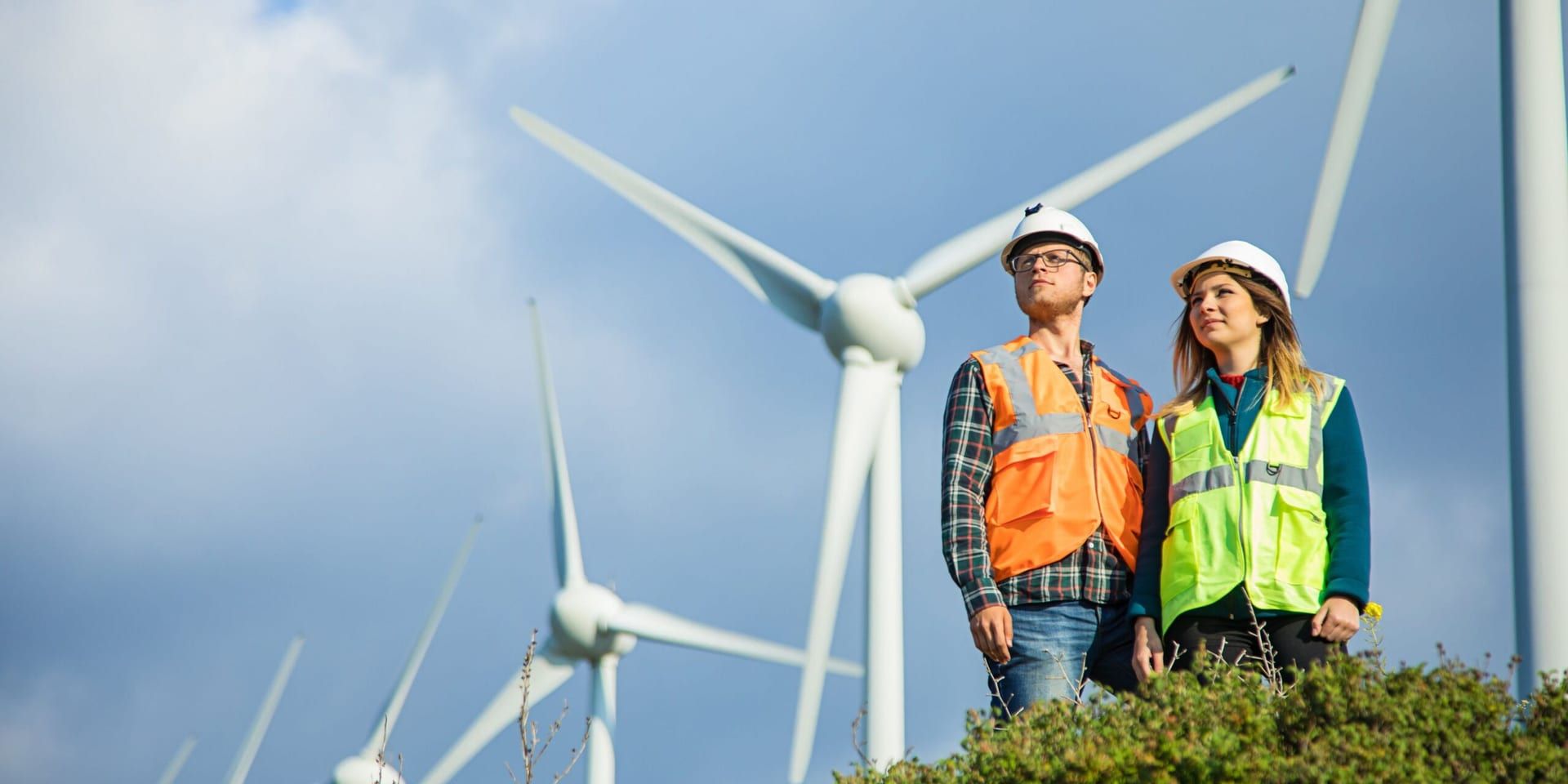 Eni CEO Claudio Descalzi Advocates for Pragmatic Leadership Amid Energy Transition