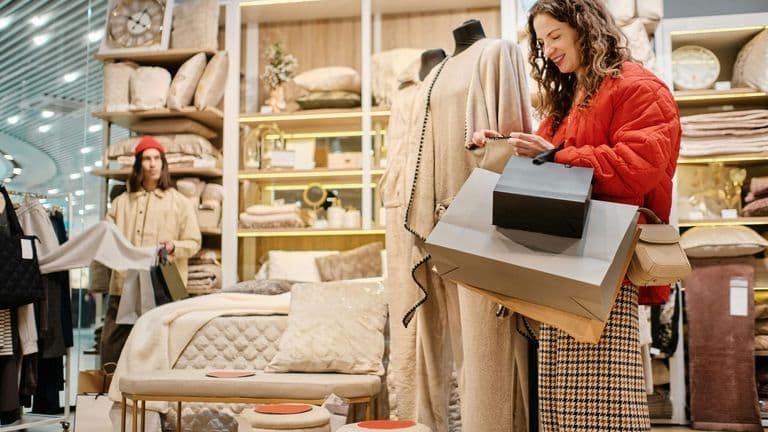 Retail Sales Rise 0.7% in March, Driven by Online and Furniture Spending