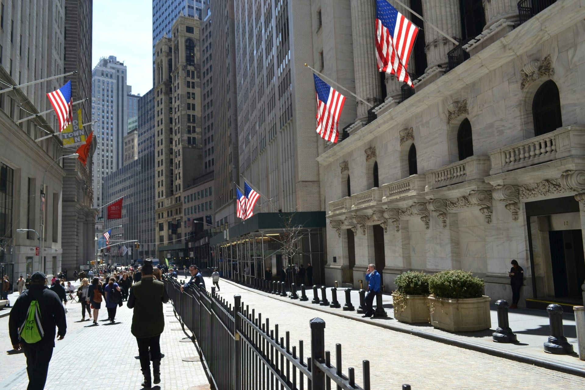 Fed Holds Fire in Late April FOMC, Signals Market Reactions