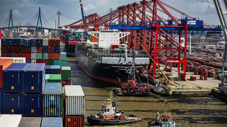 Global Trade Talks Embrace Openness Amid Economic Challenges