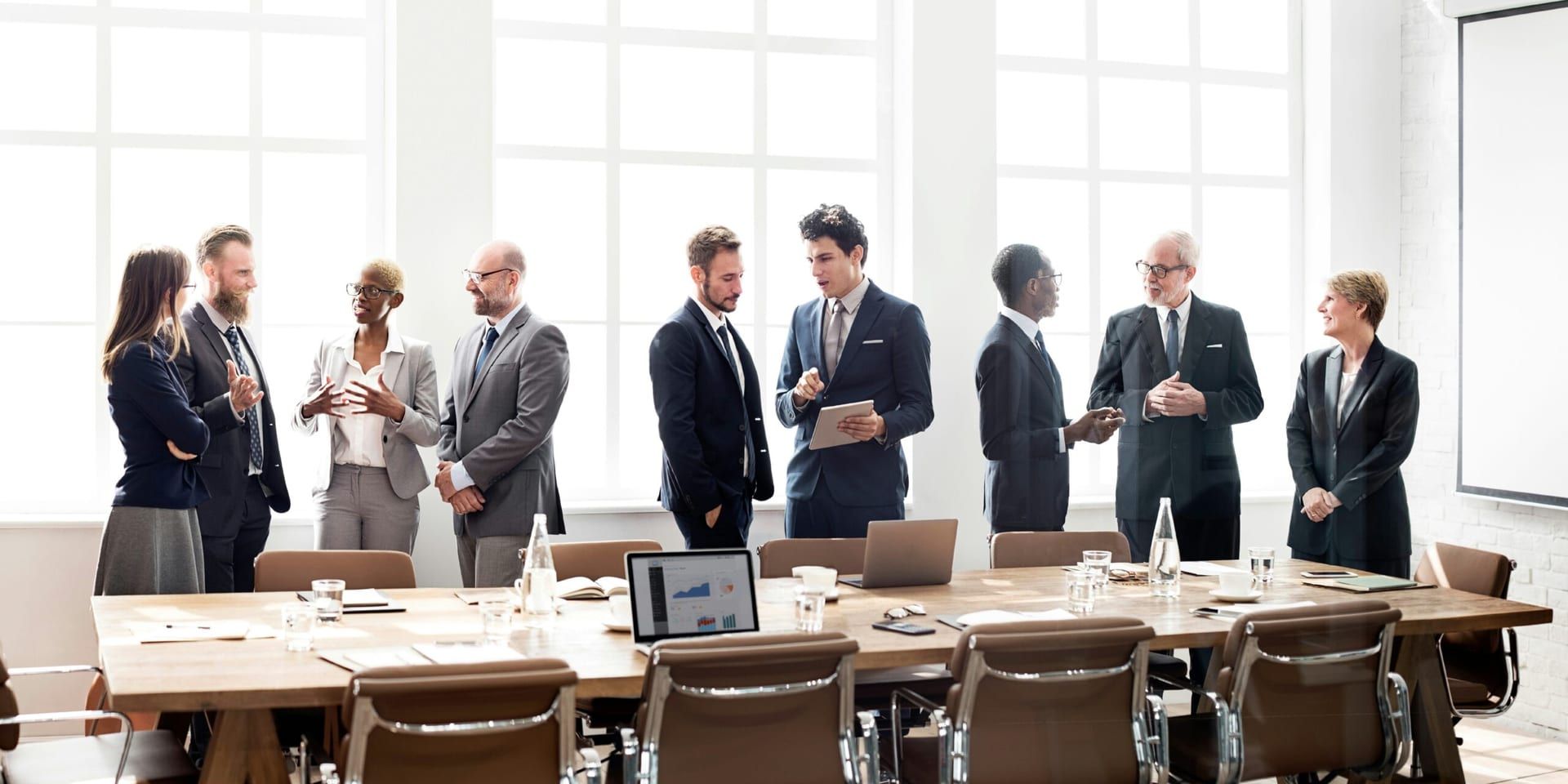 Companies Favor Veteran Directors Amid Rising Governance Challenges