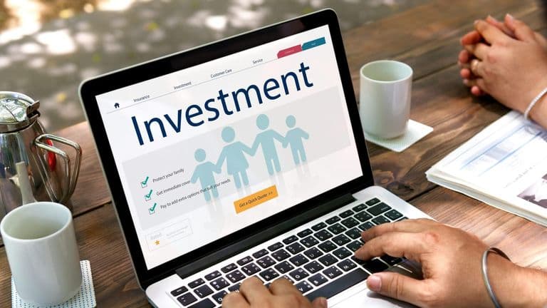 Roche and Novartis Reaffirm U.S. Investment Amid Trump’s Surprise Pharma Tariff Announcement