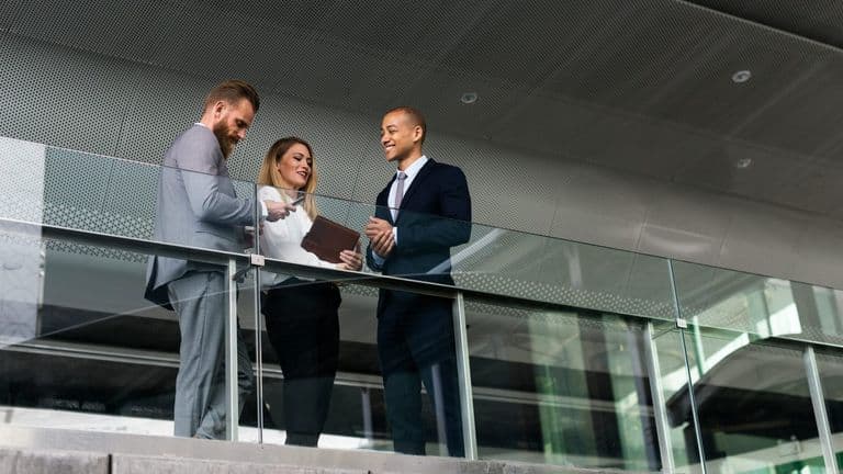 January 27 Market Rally Highlights Strategic Financial Signals for Corporate Leaders