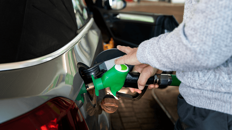 Oil Price Surge Sends Shockwaves Through Global Markets and U.S. Businesses