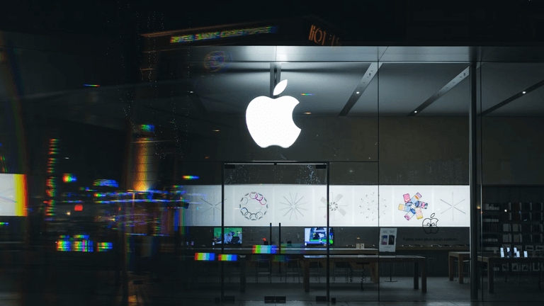 Apple’s AI Strategy Faces Crucial Test as Business Leaders Watch WWDC 2026