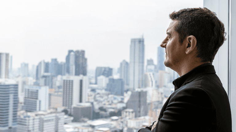 CEO Confidence on the Rise: U.S. Executives Optimistic About Economic Outlook