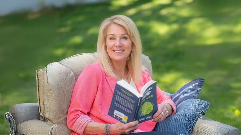 Julie Lively Coaching | Living Lively And Free Champions Empowerment Through Gray Area Drinking Support For Corporate Women
