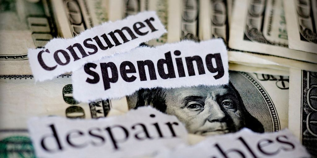 Holiday Spending Patterns Shift: Decline in Bar Tabs Highlights Consumer Caution