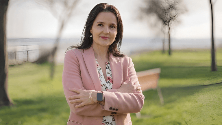 Liana-Gabriela Soare, social entrepreneur and educator, empowering youth through personal development and education initiatives.