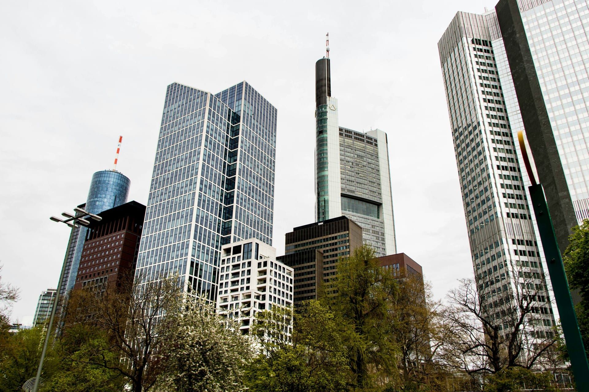 Business Activity Expands in May, But Inflation Threatens Momentum