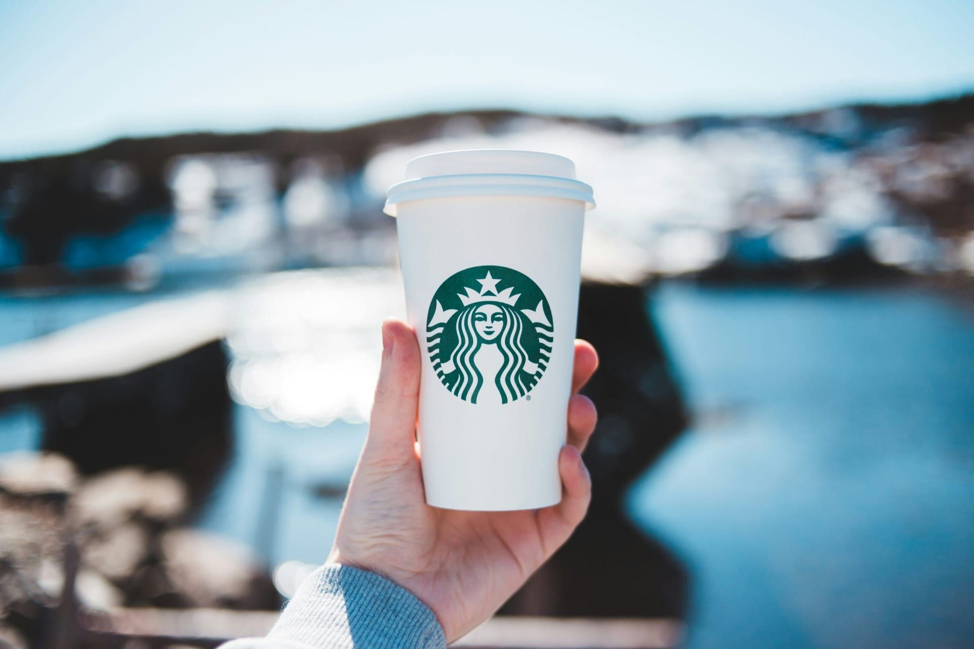 Starbucks Faces Unionization Surge, Prompts Leadership Shift