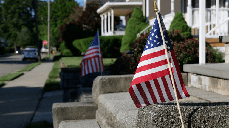 U.S. Mortgage Rates Reach One-Month High: Implications for Housing Markets and Corporate Strategy