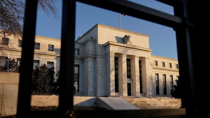 Federal reserve's income dilemma explained