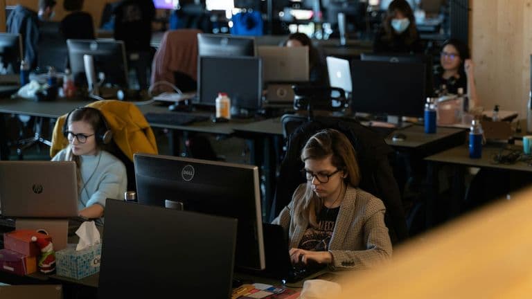 Tech Sector Drag Pulls Markets Lower Ahead of Election Jitters