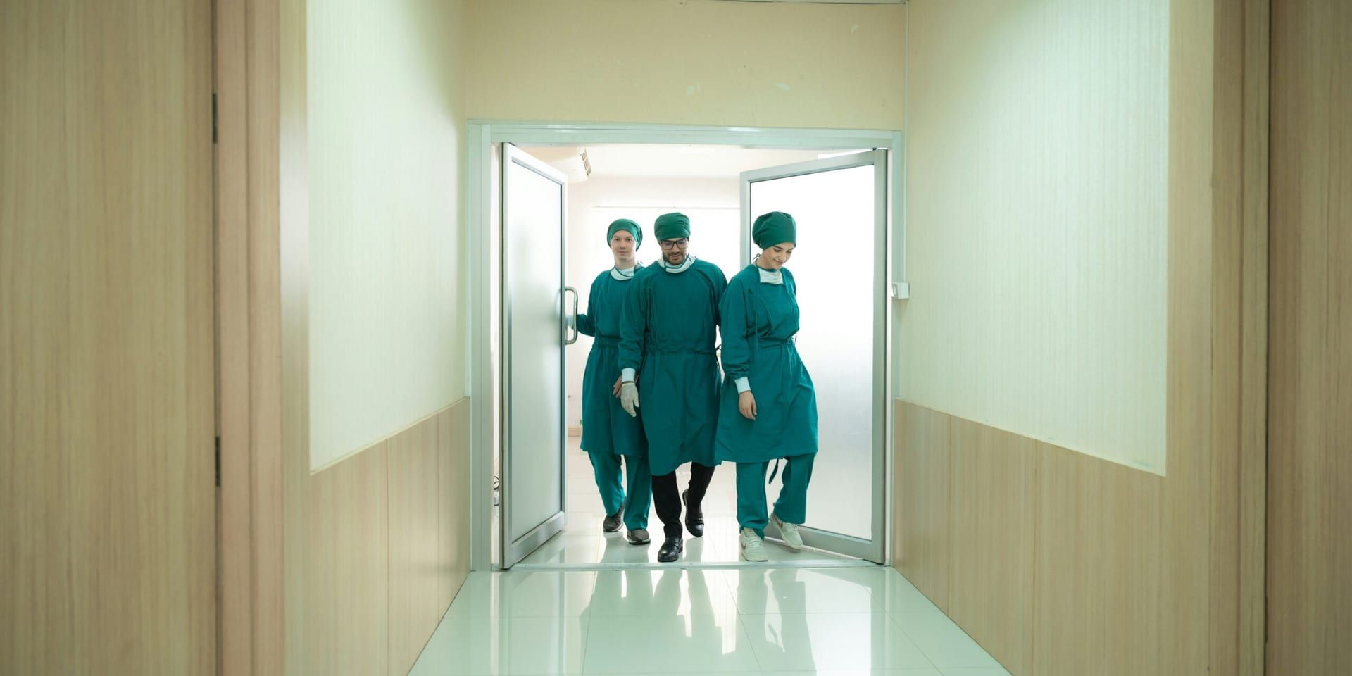 Healthcare Sector Leadership Faces Growing Challenges Amid Mixed Earnings and Policy Uncertainty