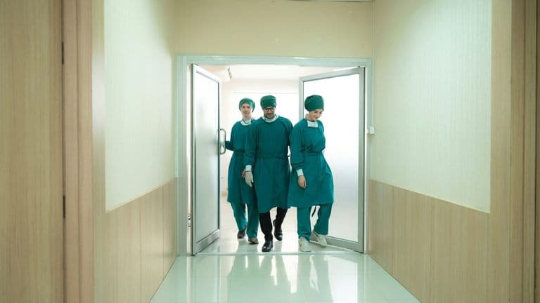 Healthcare Sector Leadership Faces Growing Challenges Amid Mixed Earnings and Policy Uncertainty
