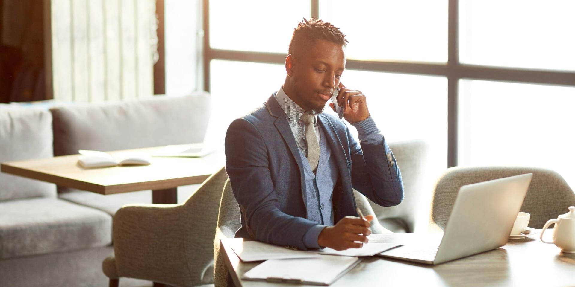 U.S. CEOs Refocus Growth Strategies in 2025, Prioritizing AI, Talent, and Supply Chain Resilience