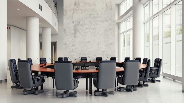 UK Companies Cut Back on Boardroom Hires Amid Market Volatility