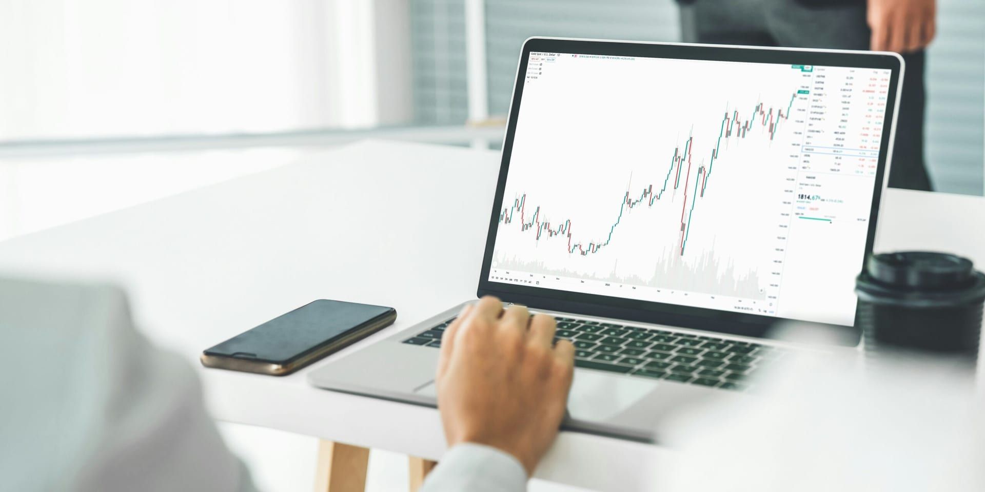 CFOs Exercise Caution Amid Investor Optimism, Survey Finds