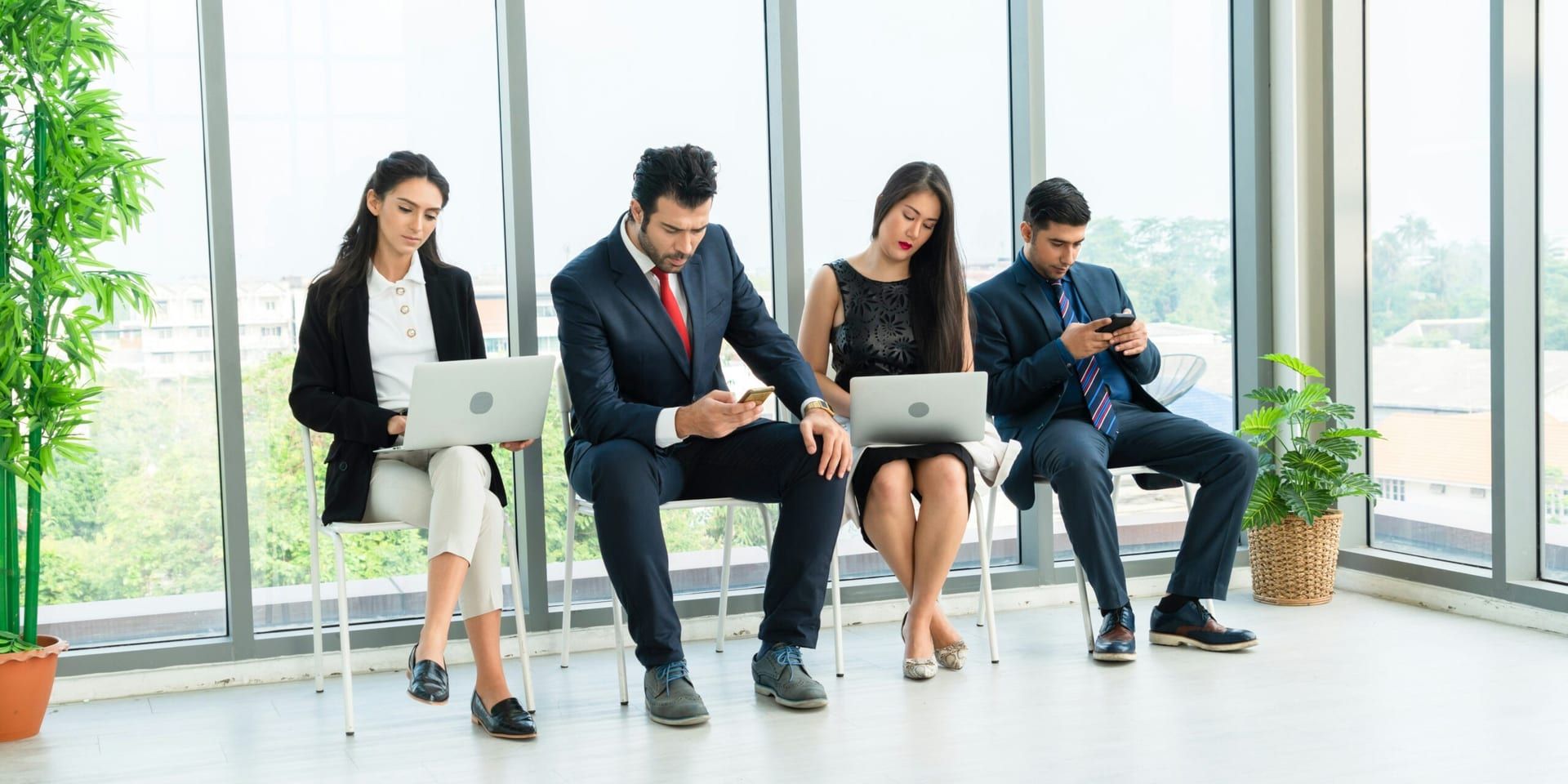 AI-Powered Recruitment Reshapes Executive Search Amidst Market Challenges