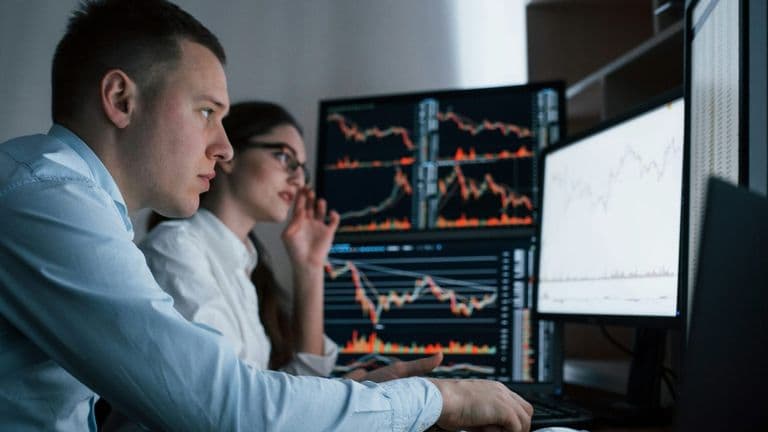 US Markets Rally on Record Tech Gains, Fueling Growth Confidence