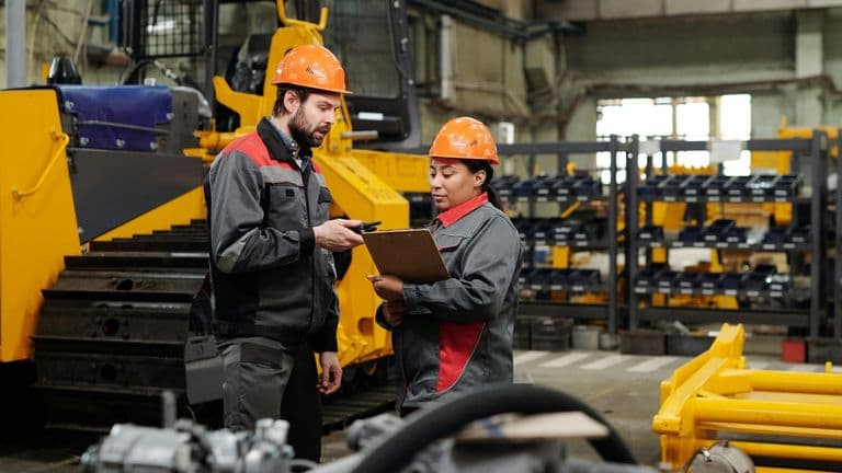 Fed Minutes Confirm Caution: Strong Labor Market Temper Cuts Timeline