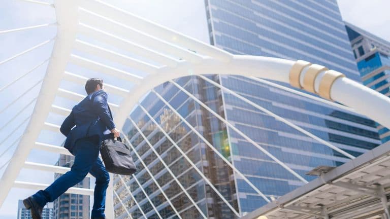 CEOs Embrace Innovation and Agility Amid 2025 Uncertainty, Survey Finds