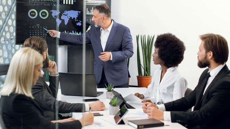 U.S. Corporate Boards Embrace AI to Enhance Decision-Making in 2025