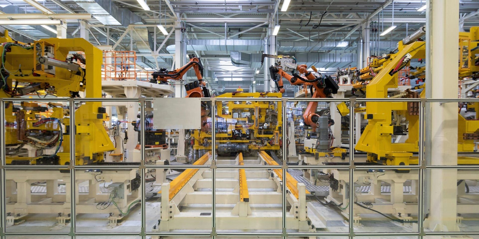 US Manufacturing Revitalized by Smart Factories and Automation in 2025