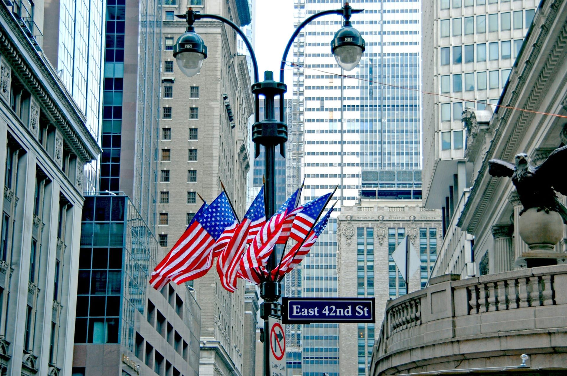 Vera Bradley Appoints Martin Layding as Chief Financial Officer Amid Strategic Leadership Restructuring