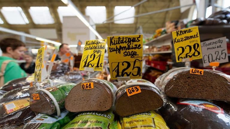 U.S. Wholesale Prices Rebound in January, Services Costs Push Higher