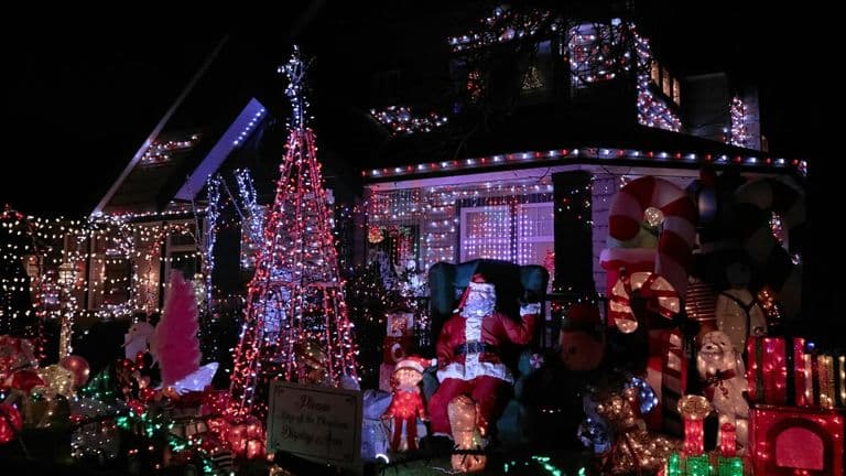 Wall Street Ends 2025 on a High Note as Major U.S. Indexes Hit Record Closes on Christmas Eve