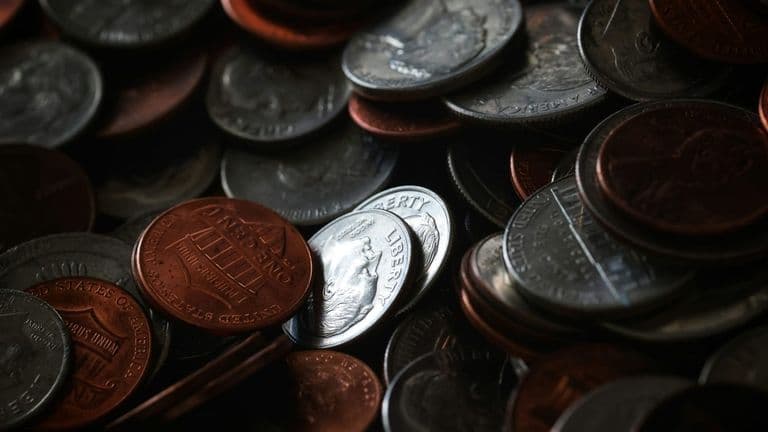 U.S. CEOs See Pay Surge Amid Inflation, Performance Metrics