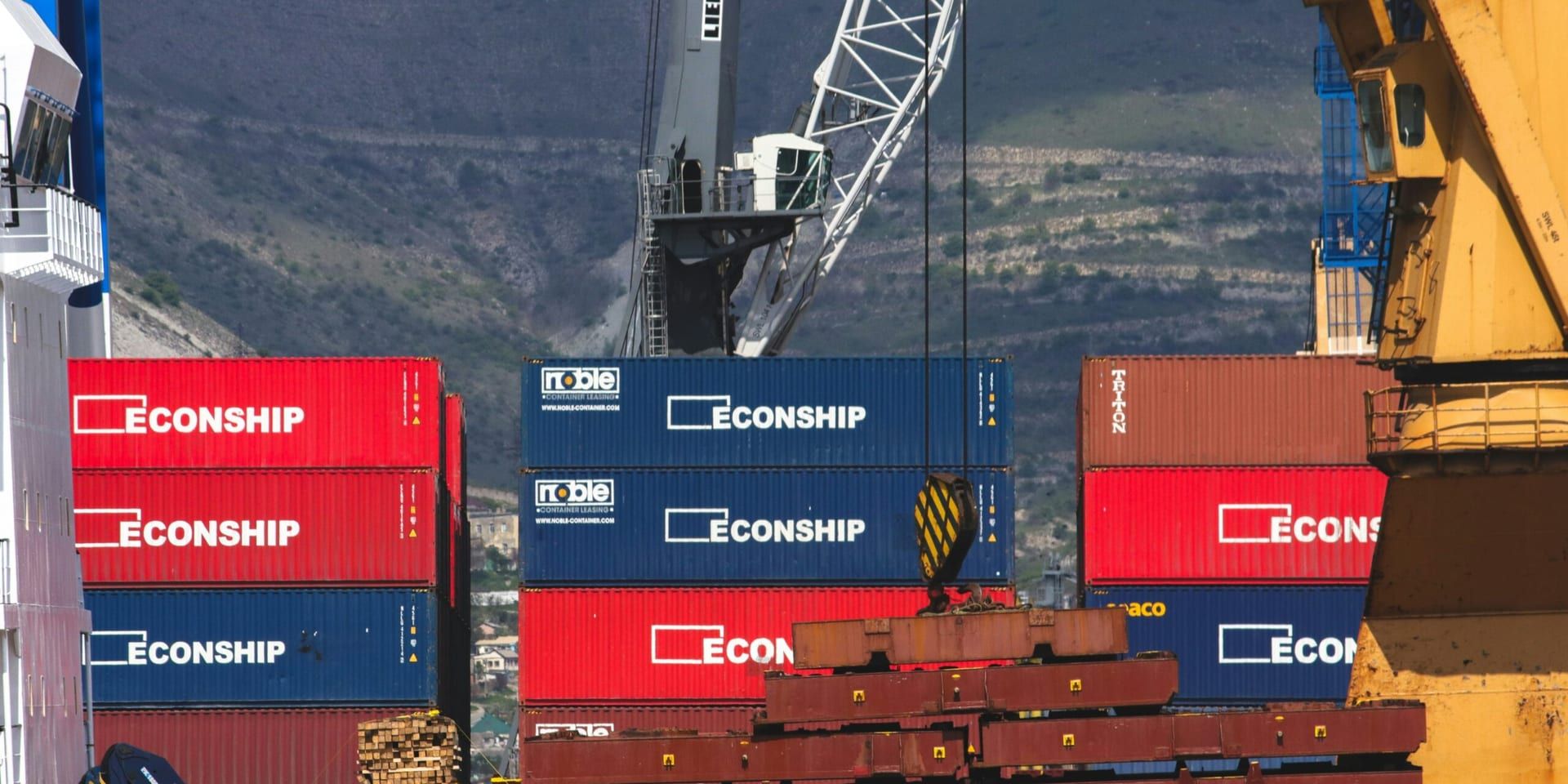 Corporate Earnings Reveal Caution Amid Trade Disruptions