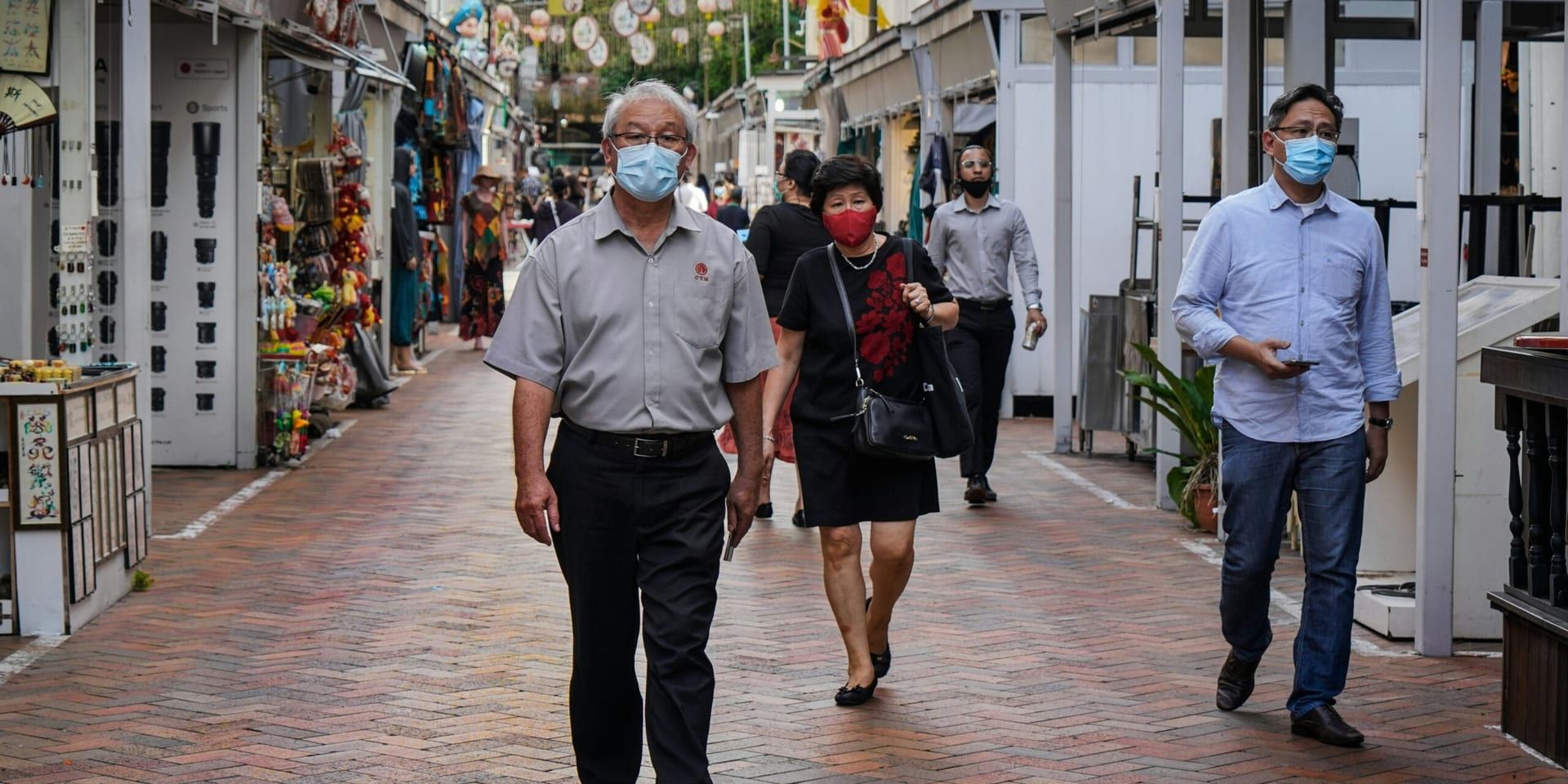 Revival in Global Services Sector Driven by Post-Pandemic Travel Surge
