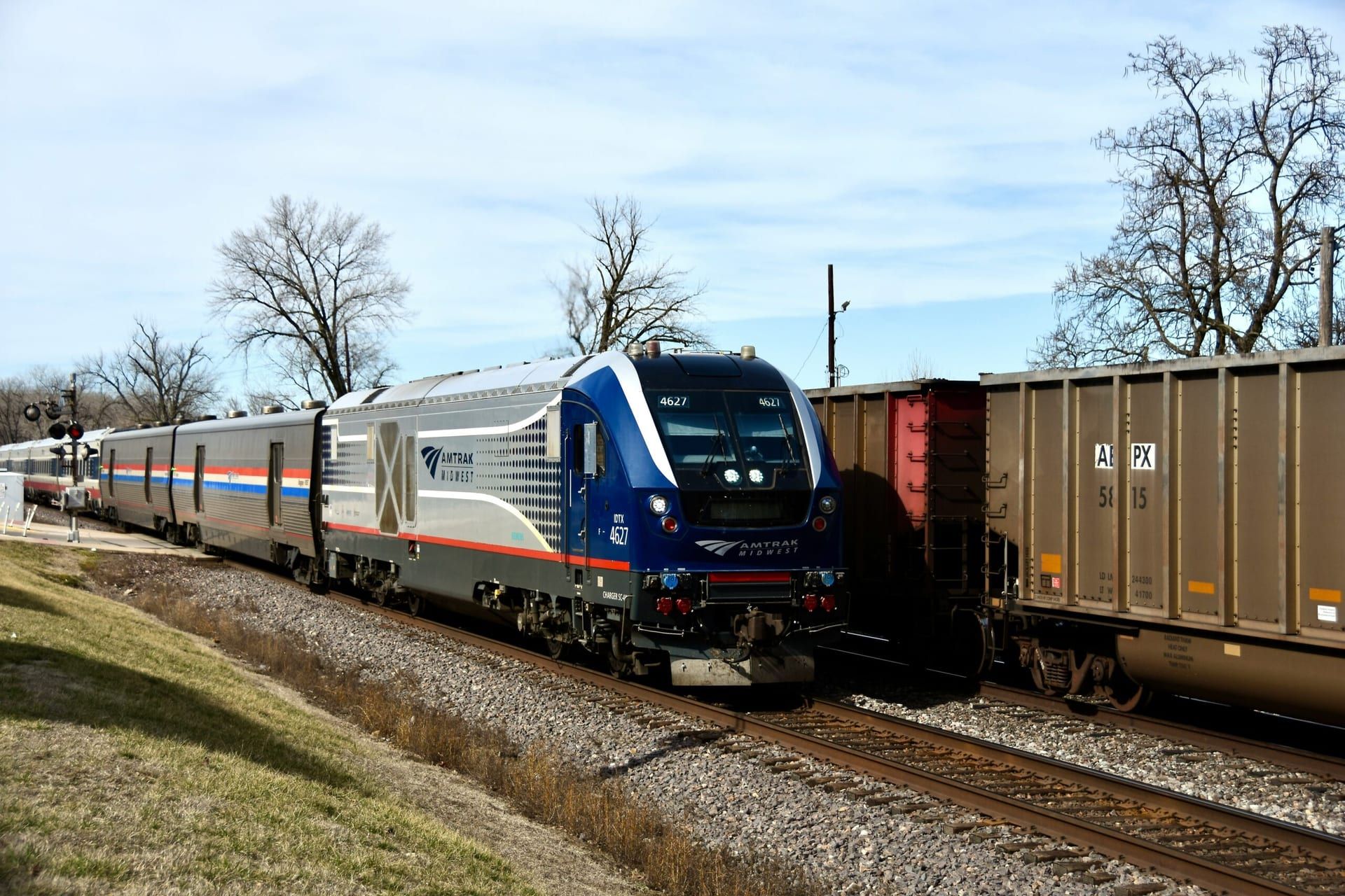 Amtrak CEO Stephen Gardner Resigns Amid Political Pressure and Funding Disputes