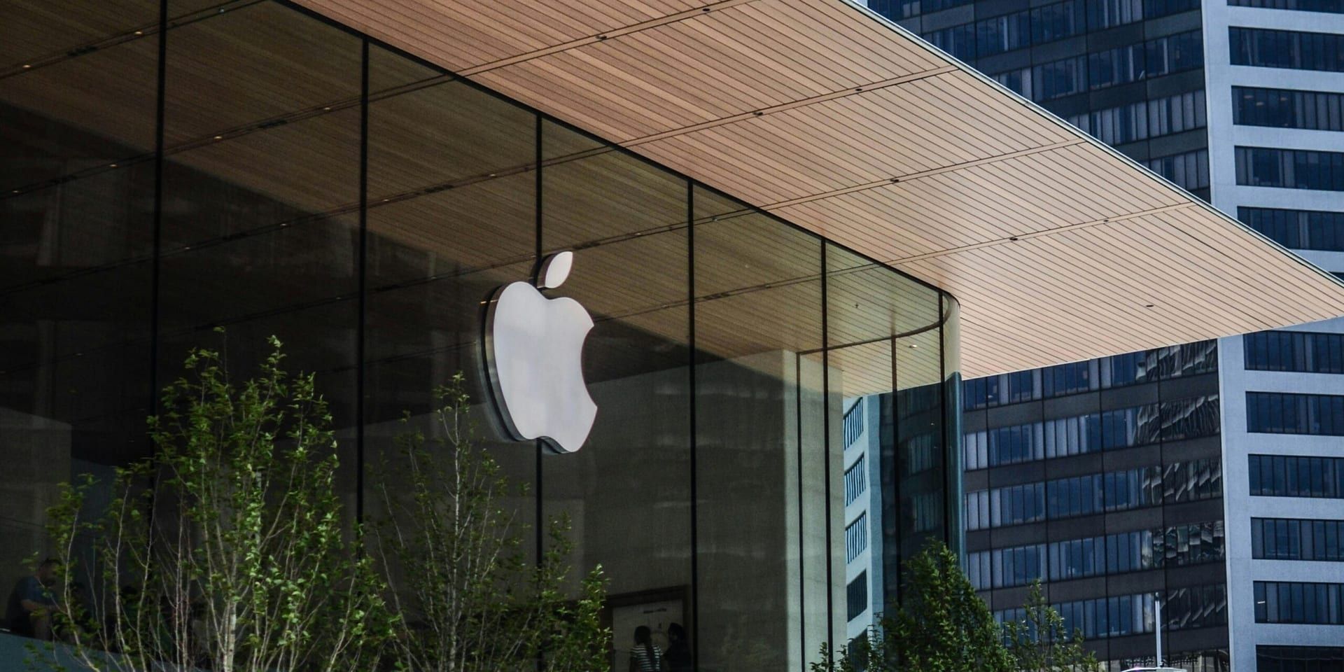 Apple Raises $12 Billion Through Bond Sale, Blends Green Funding With Market Strategy