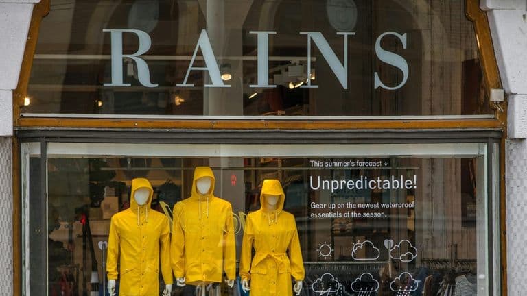 Retailers Cautious but Resilient Ahead of Spring Forecast