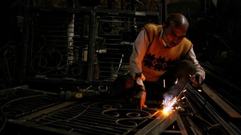 U.S. Job Growth Rebounds Strongly in September, Weakening Outlook for November Rate Cut