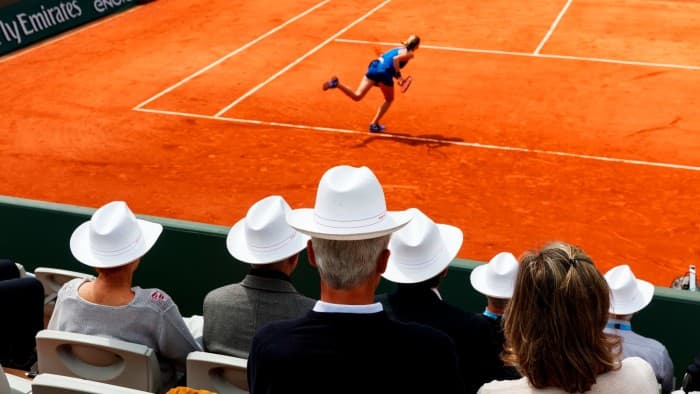 The complete handbook to roland garros
