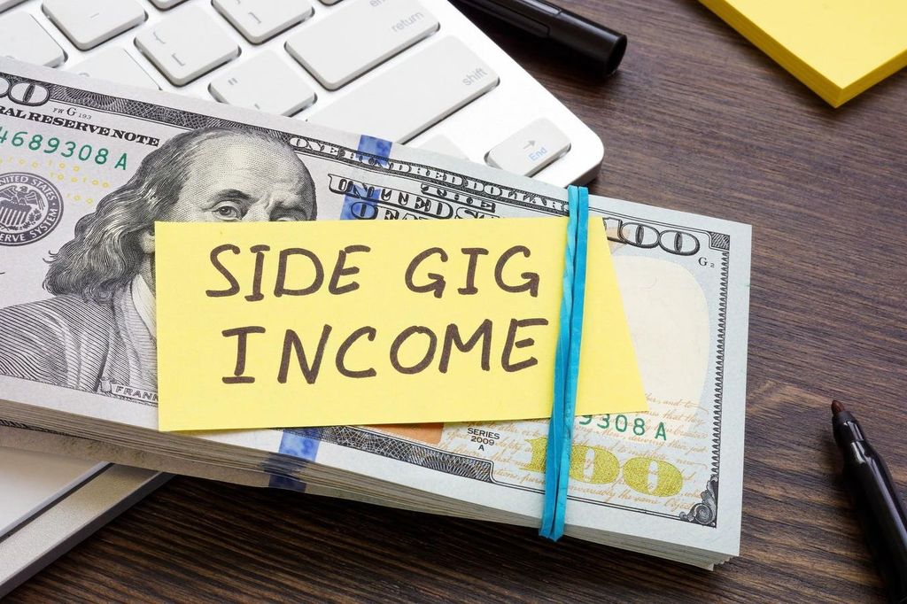 Top high earning side hustles for 2025, no experience needed